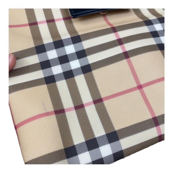 Vintage Nova Check Burberry Bag
Tote Black strap handbag - Picture 3 of 4